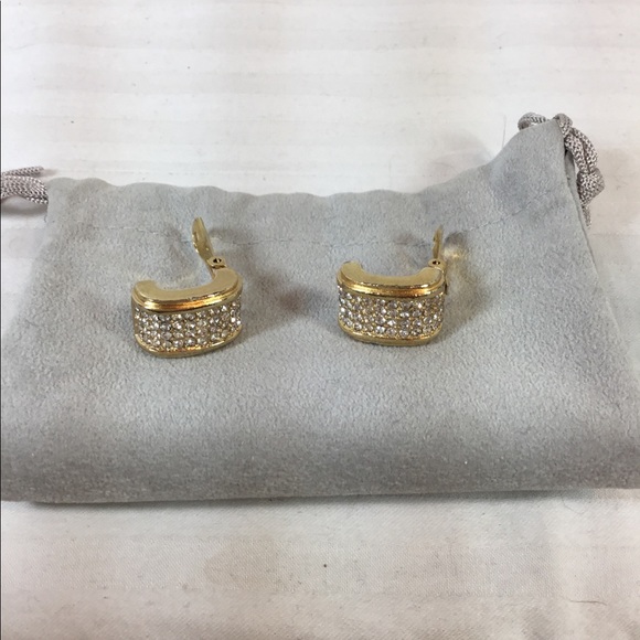 Woman’s earrings